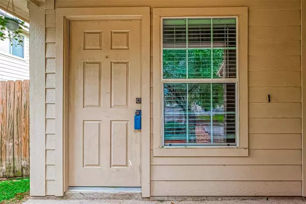 1915 Blossom Breeze LN, Rosenberg, TX 77469