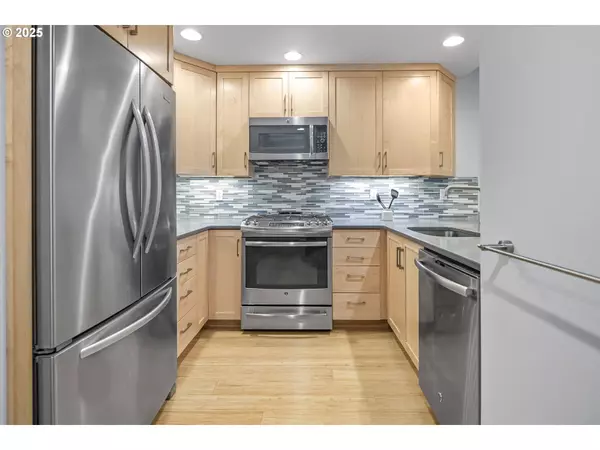 300 W 8TH ST #218, Vancouver, WA 98660