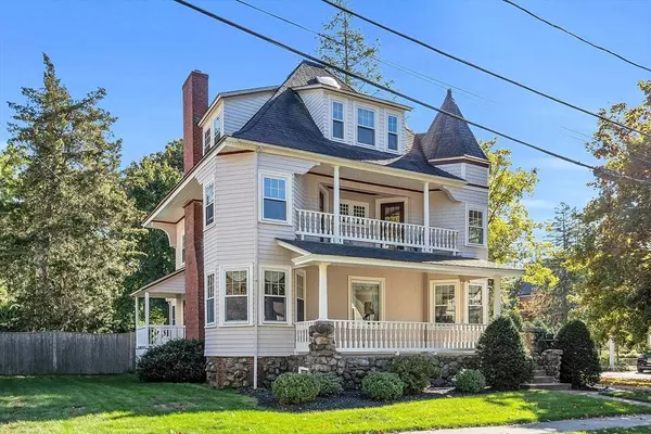 12 Locke St, Andover, MA 01810