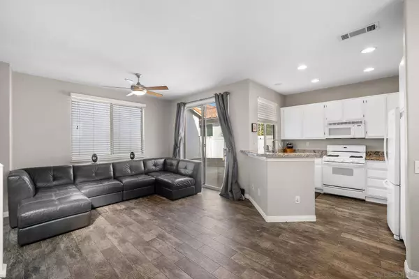 8275 Gold Coast Dr #7, San Diego, CA 92126