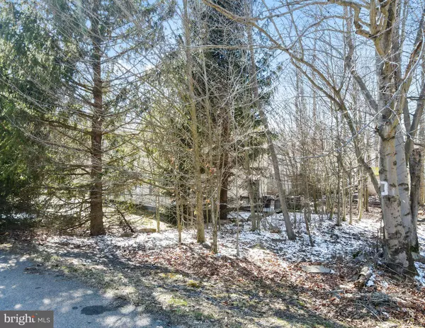 8350 COYOTE DR, Tobyhanna, PA 18466