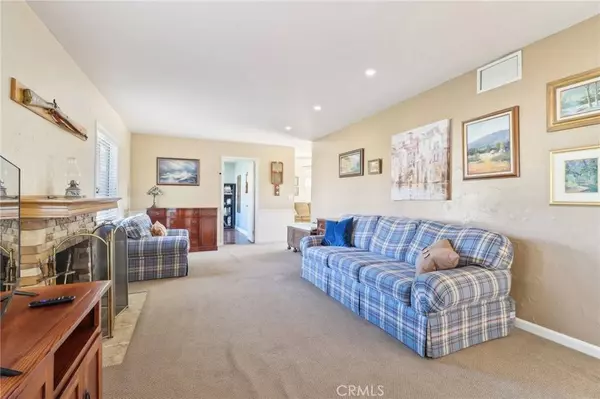 2106 Latham ST, Simi Valley, CA 93065