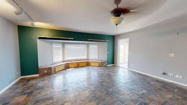 741 Westcott DR, Spring Creek, NV 89815