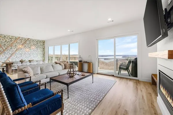 9188 Park Rd, Rogers, AR 72756