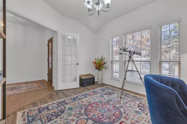 912 Cheyenne Drive, Aubrey, TX 76227