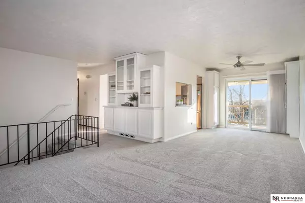 4725 S 81st Street, Ralston, NE 68127