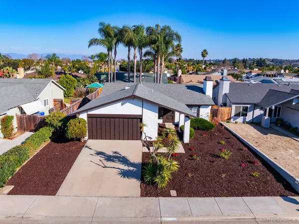 398 Coco Palms Dr, Oceanside, CA 92058