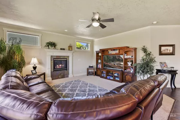 2650 W Crossland Dr, Meridian, ID 83646