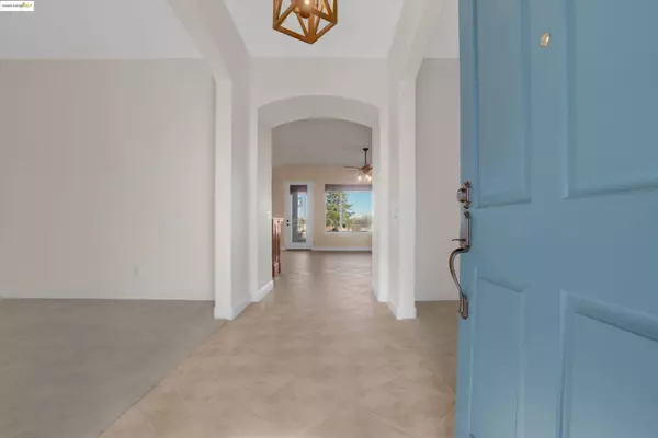 1277 St Edmunds Way, Brentwood, CA 94513