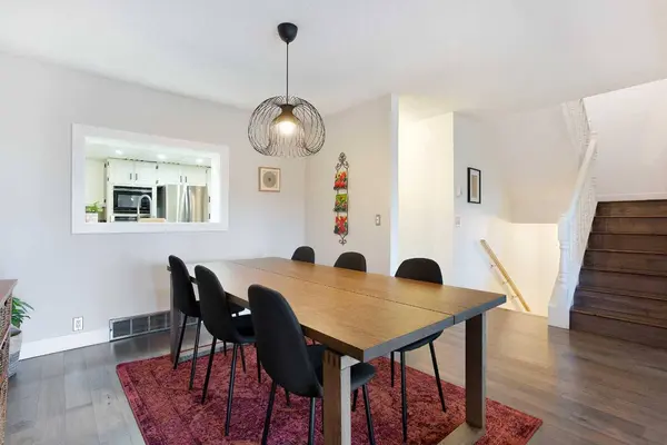 448 Strathcona DR SW #27, Calgary, AB T3H 1M3