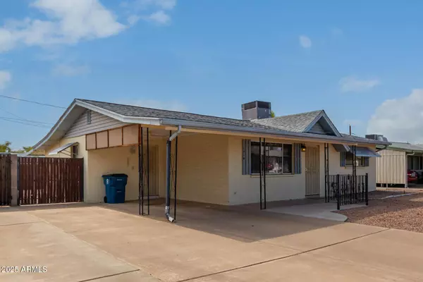 1416 S LAWTHER Drive, Apache Junction, AZ 85120