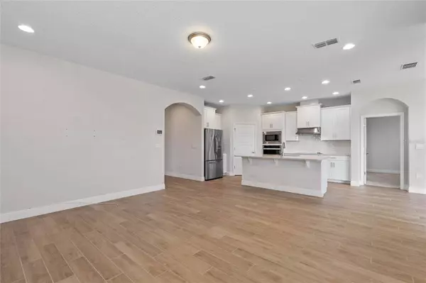 9693 LOST CREEK DR, Winter Garden, FL 34787