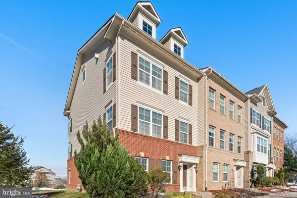 9021 PHITA LN, Manassas Park, VA 20111