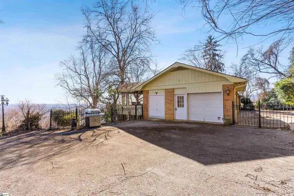 135 Valley View Lane, Tryon, NC 28782