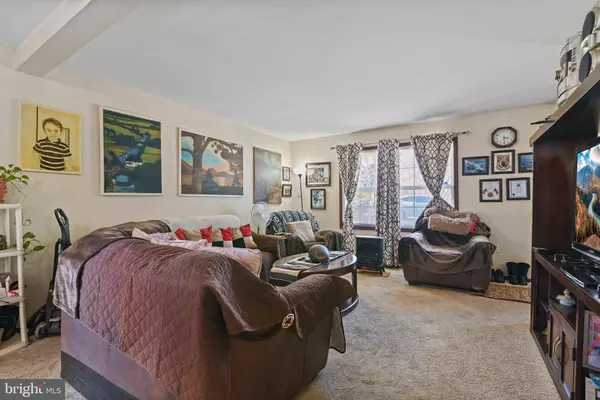 8350 COYOTE DR, Tobyhanna, PA 18466