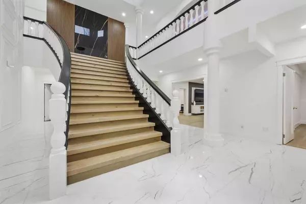 5620 Baroc RD NW, Calgary, AB T3A 4R4