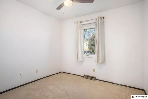 4725 S 81st Street, Ralston, NE 68127