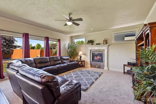 2650 W Crossland Dr, Meridian, ID 83646