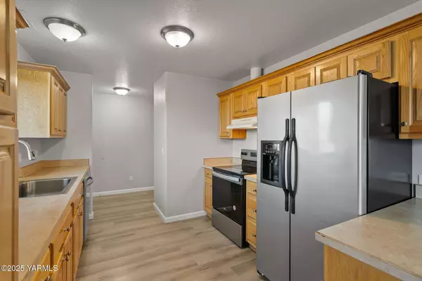 430 Swan Rd, Sunnyside, WA 98944