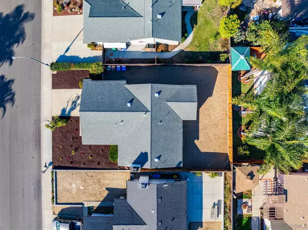 398 Coco Palms Dr, Oceanside, CA 92058