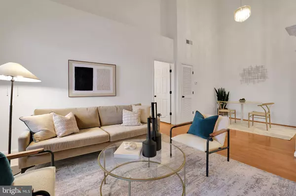 46604 ELLICOTT SQ #300, Sterling, VA 20165