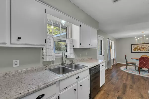 100 Beechwood Dr., Hattiesburg, MS 39402