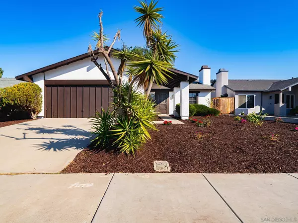 398 Coco Palms Dr, Oceanside, CA 92058