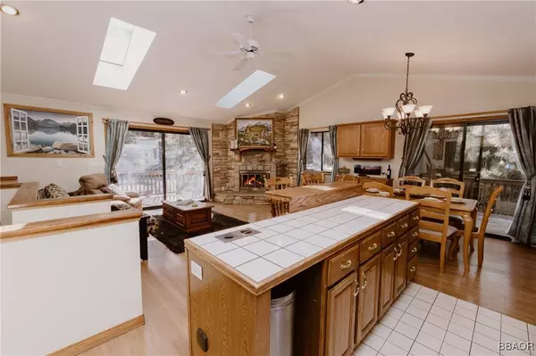 41984 Mapleleaf DR, Big Bear Lake, CA 92315