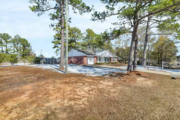 100 Beechwood Dr., Hattiesburg, MS 39402