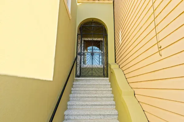 574 Arch ST, San Francisco, CA 94132