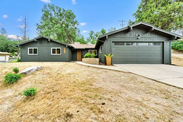 49702 Road 427, Oakhurst, CA 93644