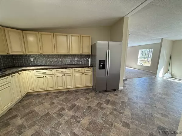 3367 W Oxford ST, Dunnellon, FL 34433