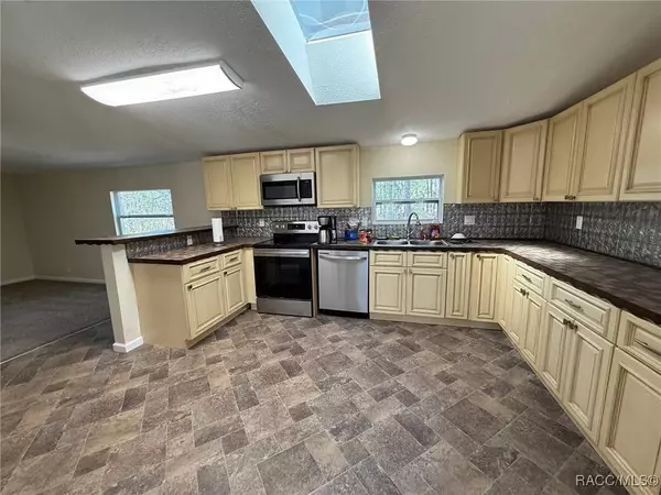 3367 W Oxford ST, Dunnellon, FL 34433