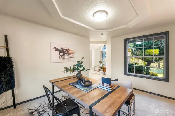 4002 Hollywood DR NE, Olympia, WA 98516