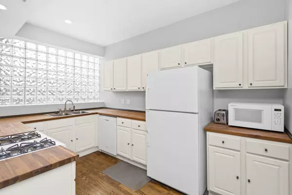 1522 W Jonquil TER #3E, Chicago, IL 60626