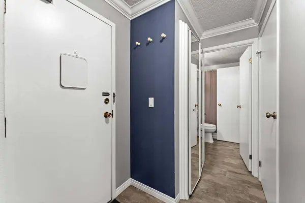 727 56 AVE SW #214, Calgary, AB t2v4z8