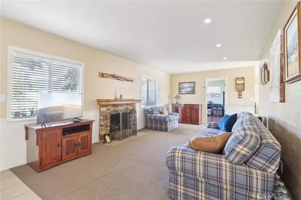 2106 Latham ST, Simi Valley, CA 93065