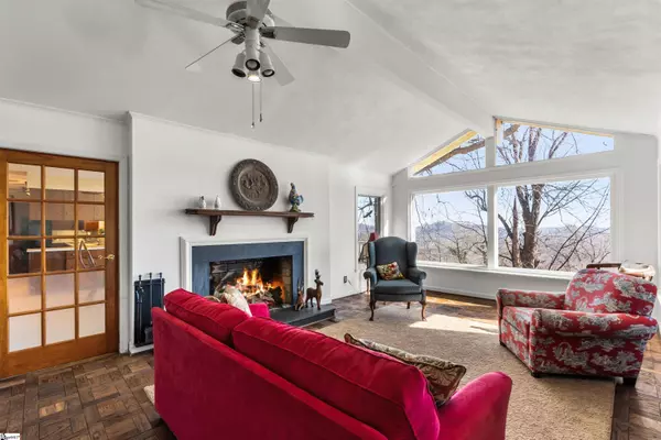 135 Valley View Lane, Tryon, NC 28782