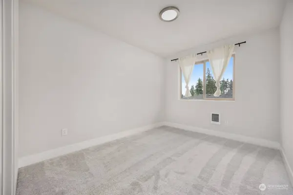 156 Whispering LN NW #15, Bainbridge Island, WA 98110