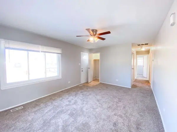 208 E Mulberry Drive, Glenwood, IL 60425