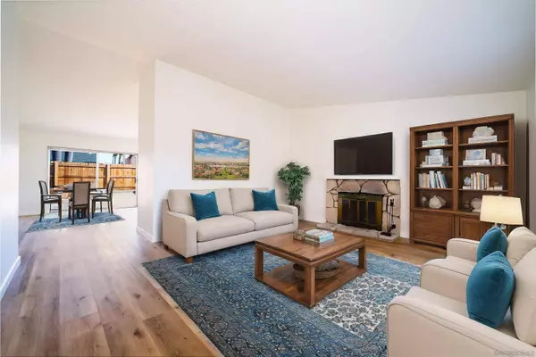 398 Coco Palms Dr, Oceanside, CA 92058