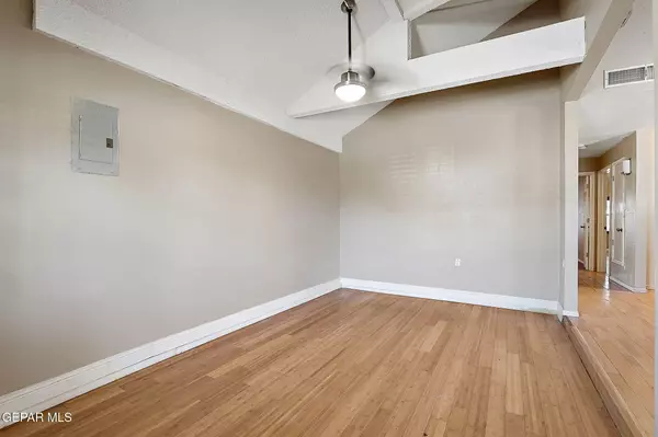 11972 ROYAL WOODS DR, El Paso, TX 79936