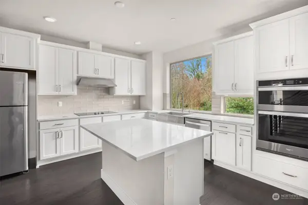 156 Whispering LN NW #15, Bainbridge Island, WA 98110