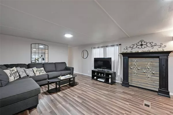 4709 Pimlico DR, Del Valle, TX 78617