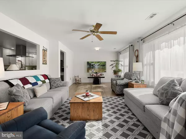 108 LONGVIEW DR, Baltimore, MD 21228