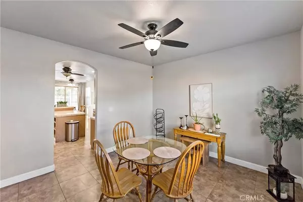 5904 E Kaviland AVE, Fresno, CA 93727