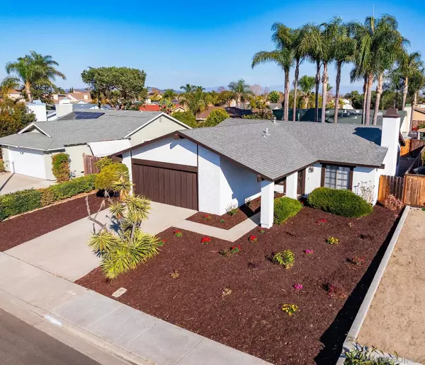 398 Coco Palms Dr, Oceanside, CA 92058