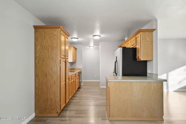 430 Swan Rd, Sunnyside, WA 98944