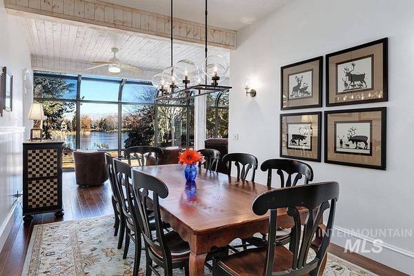 1074 W Two Rivers Ln, Eagle, ID 83616