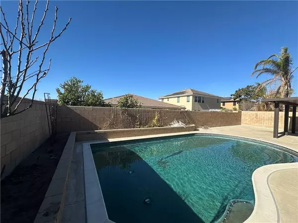 6891 Old Peak LN, Eastvale, CA 92880